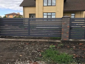 Забор жалюзи 72 метра фото в Менделеево